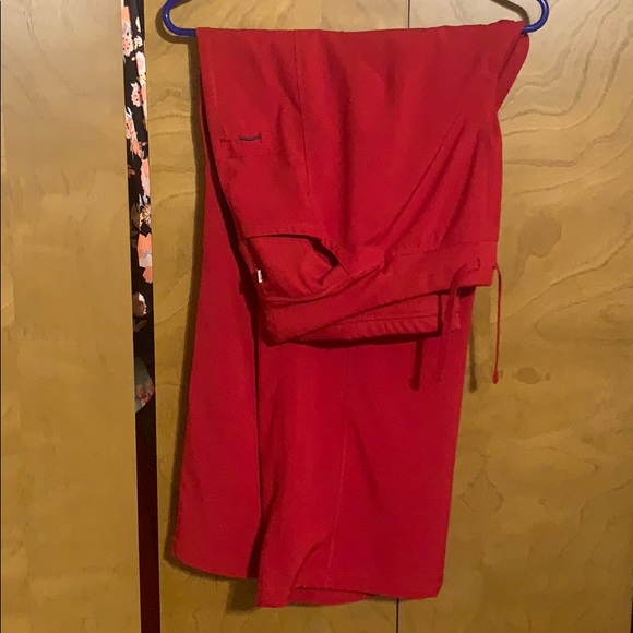 Cherokee Infinity Scrub Set - Picture 2 of 2